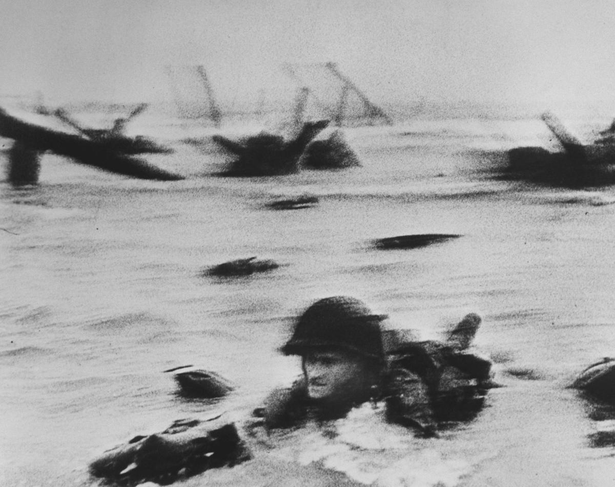 Robert Capa. Desembarco de Normandía, en 1944.