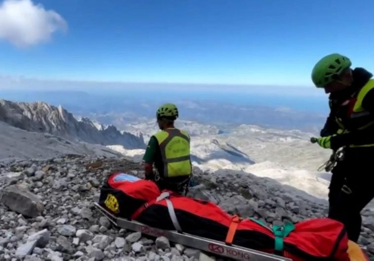 El equipo de rescate de la Guardia Civil.