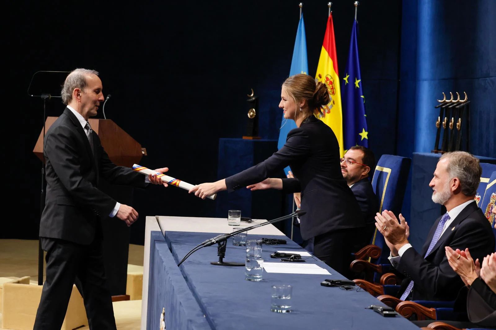 La princesa Leonor entrega el premio Princesa de Asturias de Investigación Científica al endocrinólogo canadiense Daniel J. Drucker