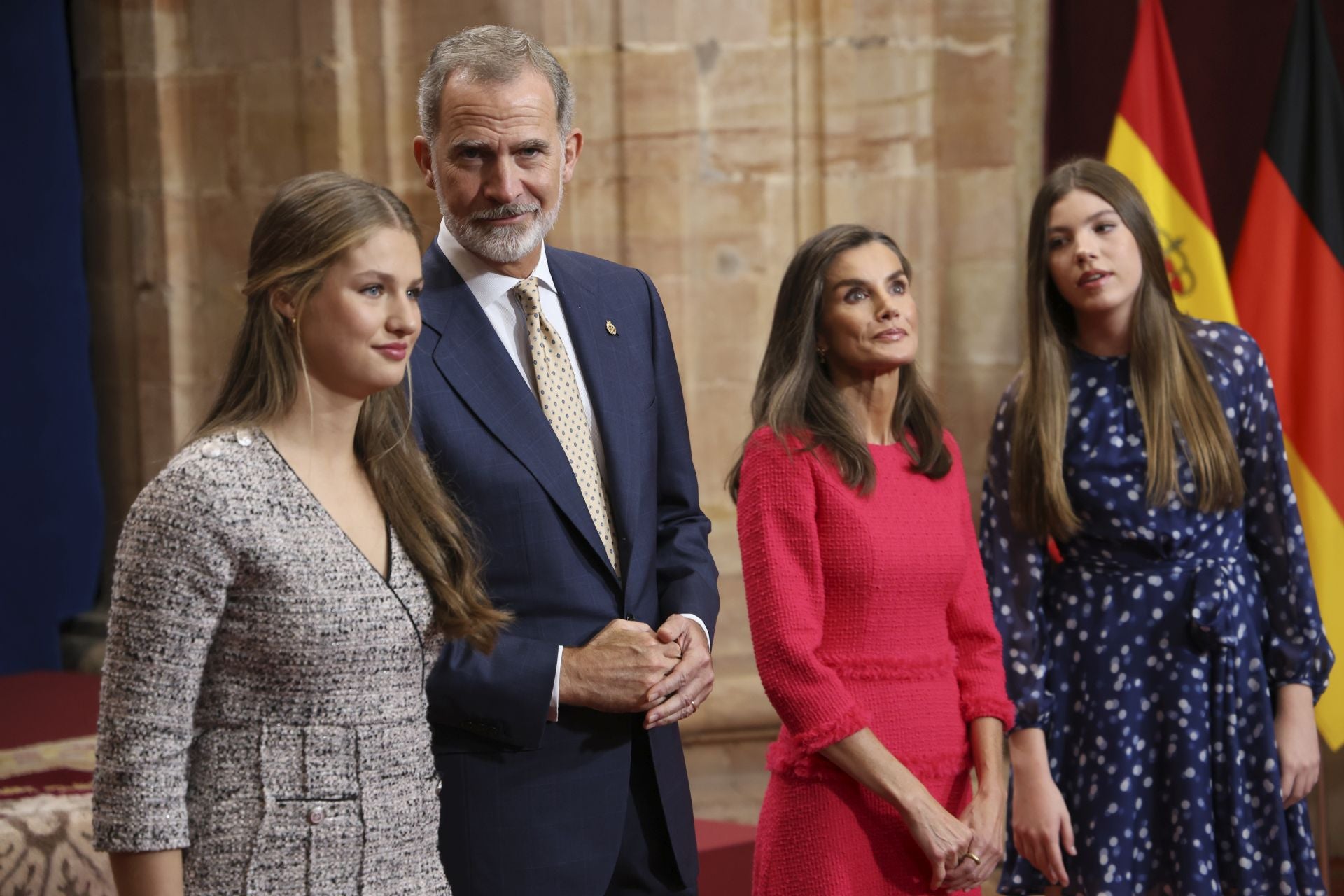 Sonrisas y cercanía: las imágenes de las audiencias de la Familia Real en el Reconquista