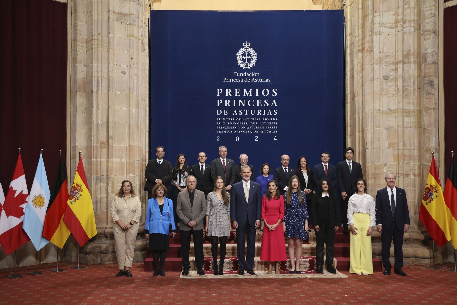 Sonrisas y cercanía: las imágenes de las audiencias de la Familia Real en el Reconquista