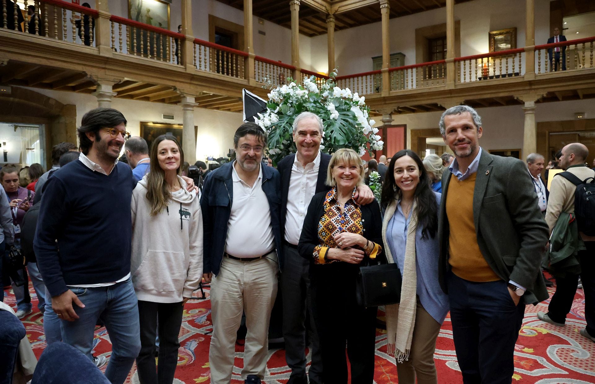 Ambiente empresarial y de autoridades en el Hotel Reconquista