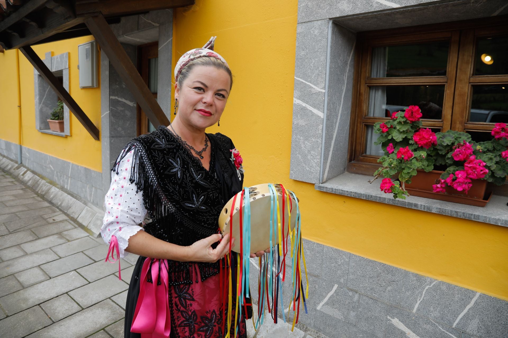 Sotres, pletórico: la visita real al Pueblo Ejemplar de Asturias, en imágenes