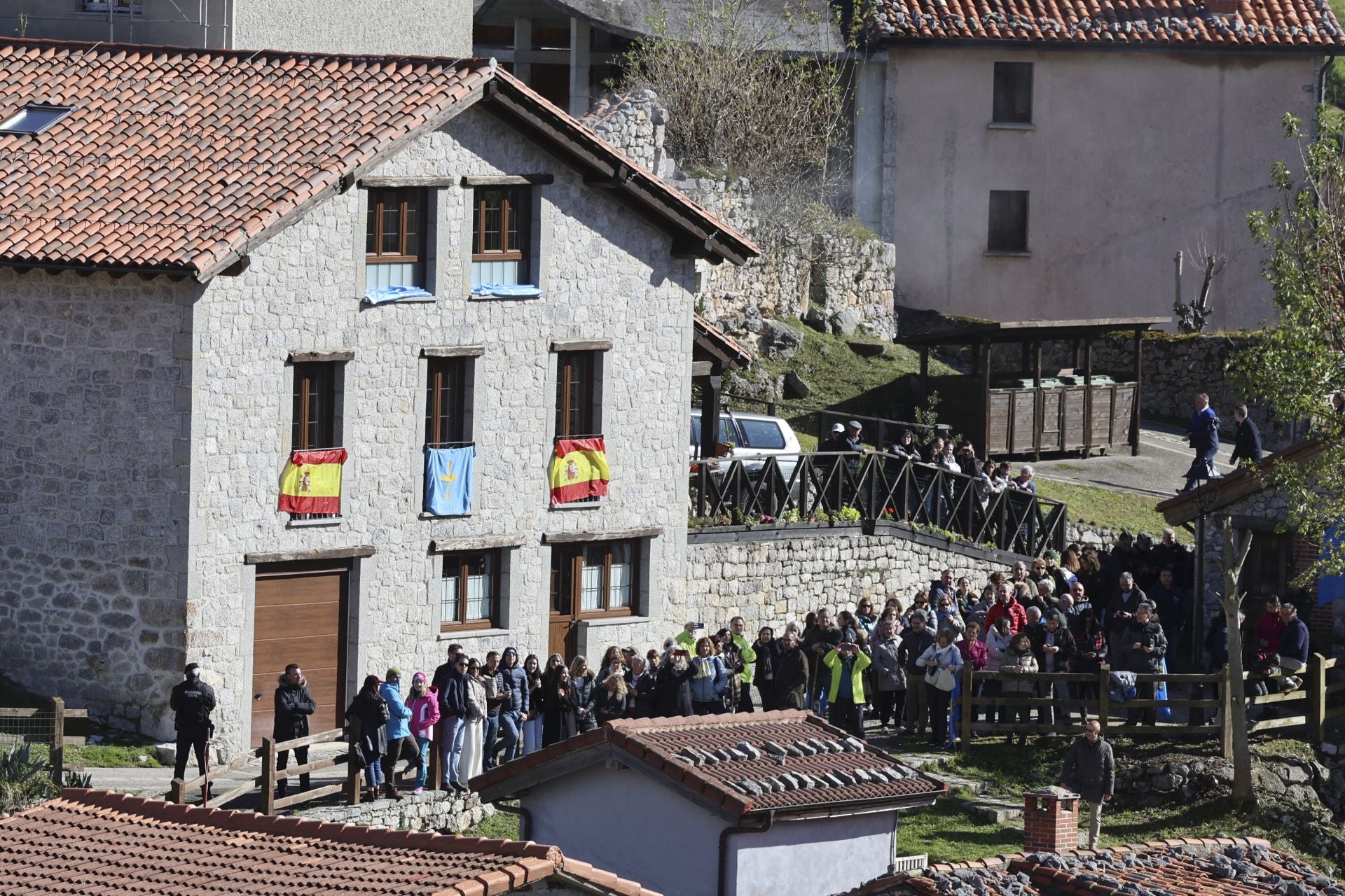 Sotres, pletórico: la visita real al Pueblo Ejemplar de Asturias, en imágenes