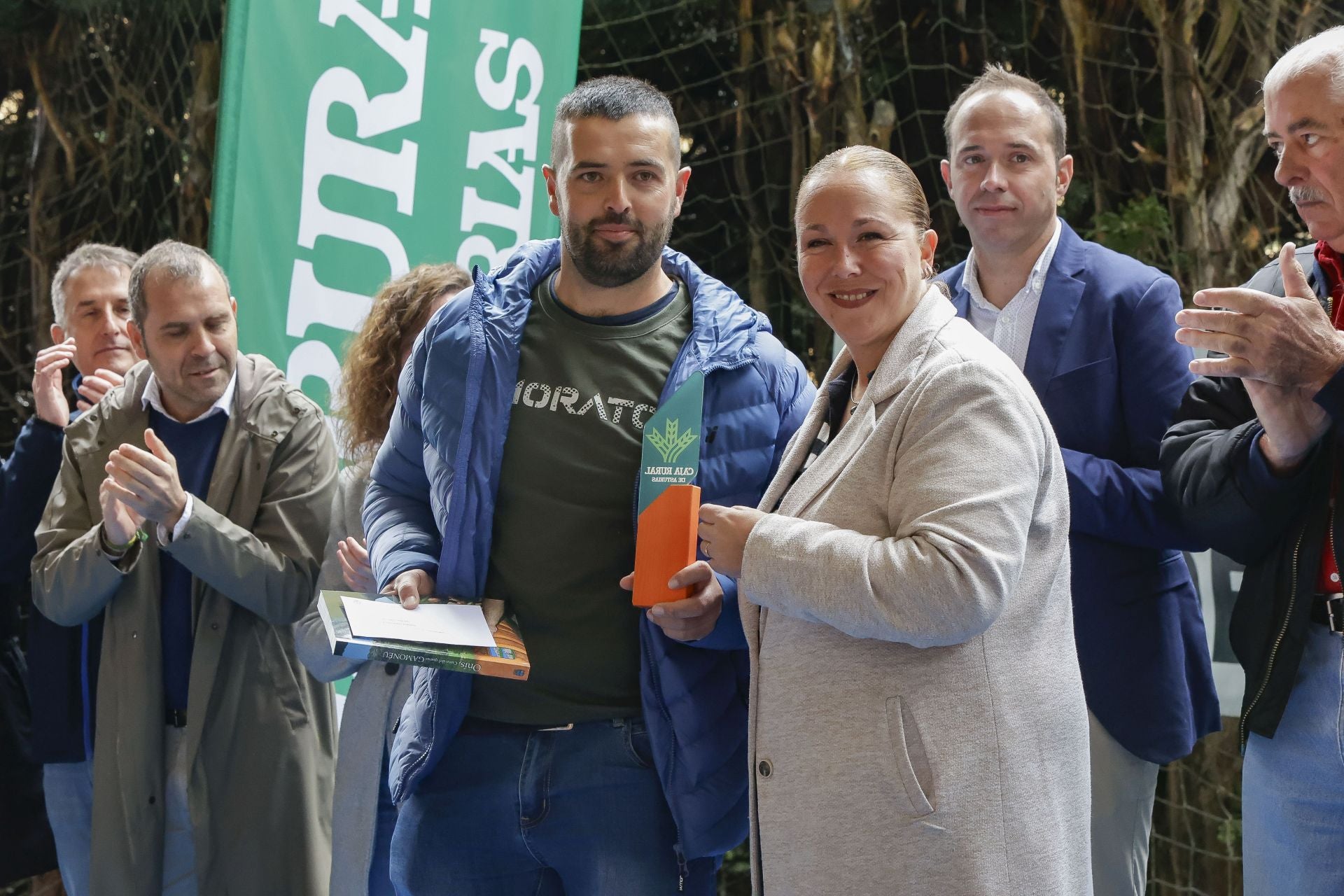 El manjar asturiano de Benia de Onís: el certamen del queso Gamonéu da sus ganadores