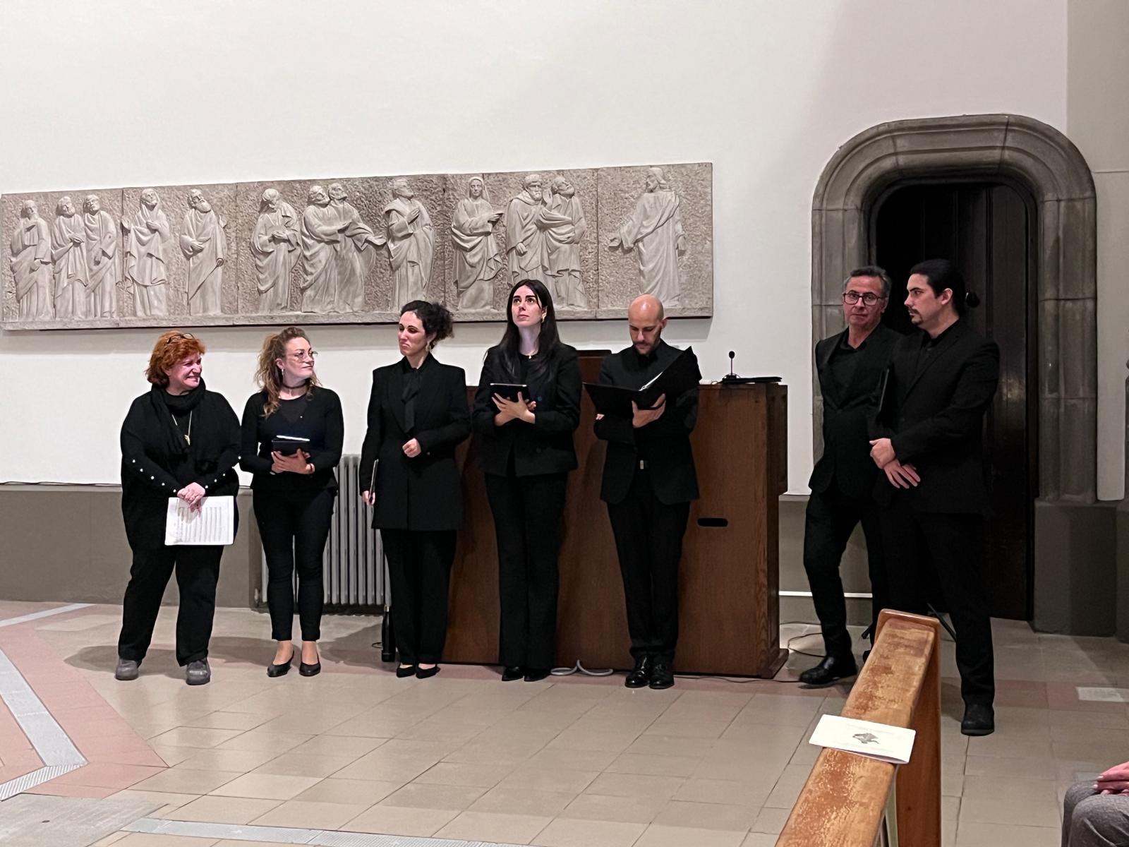 La iglesia de San Lorenzo, en Gijón, reabre tras un cambio de cara