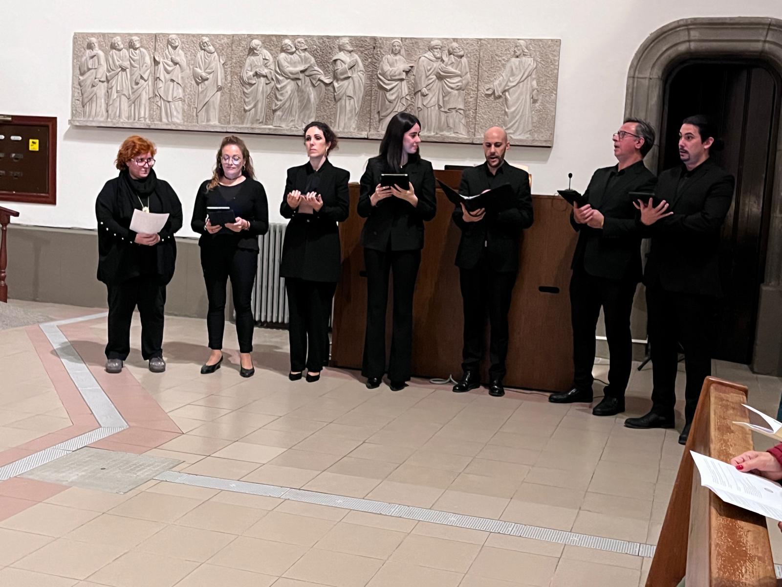 La iglesia de San Lorenzo, en Gijón, reabre tras un cambio de cara