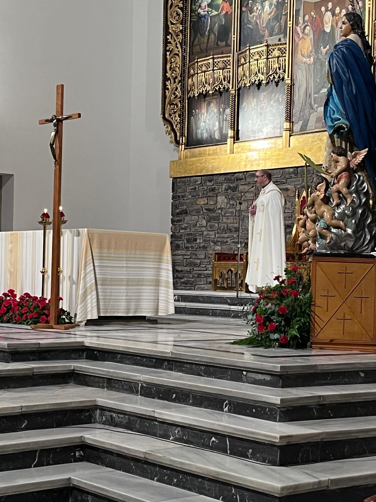 La iglesia de San Lorenzo, en Gijón, reabre tras un cambio de cara