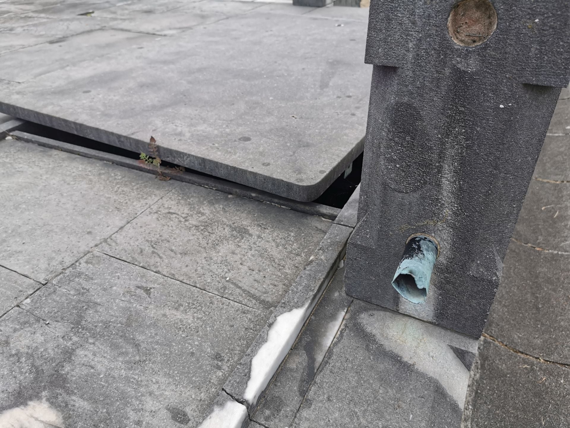 El cementerio de La Carriona en Avilés, desvalijado en víspera de los Santos