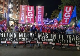 Inicio de la marcha contra la siniestralidad laboral en Gijón.