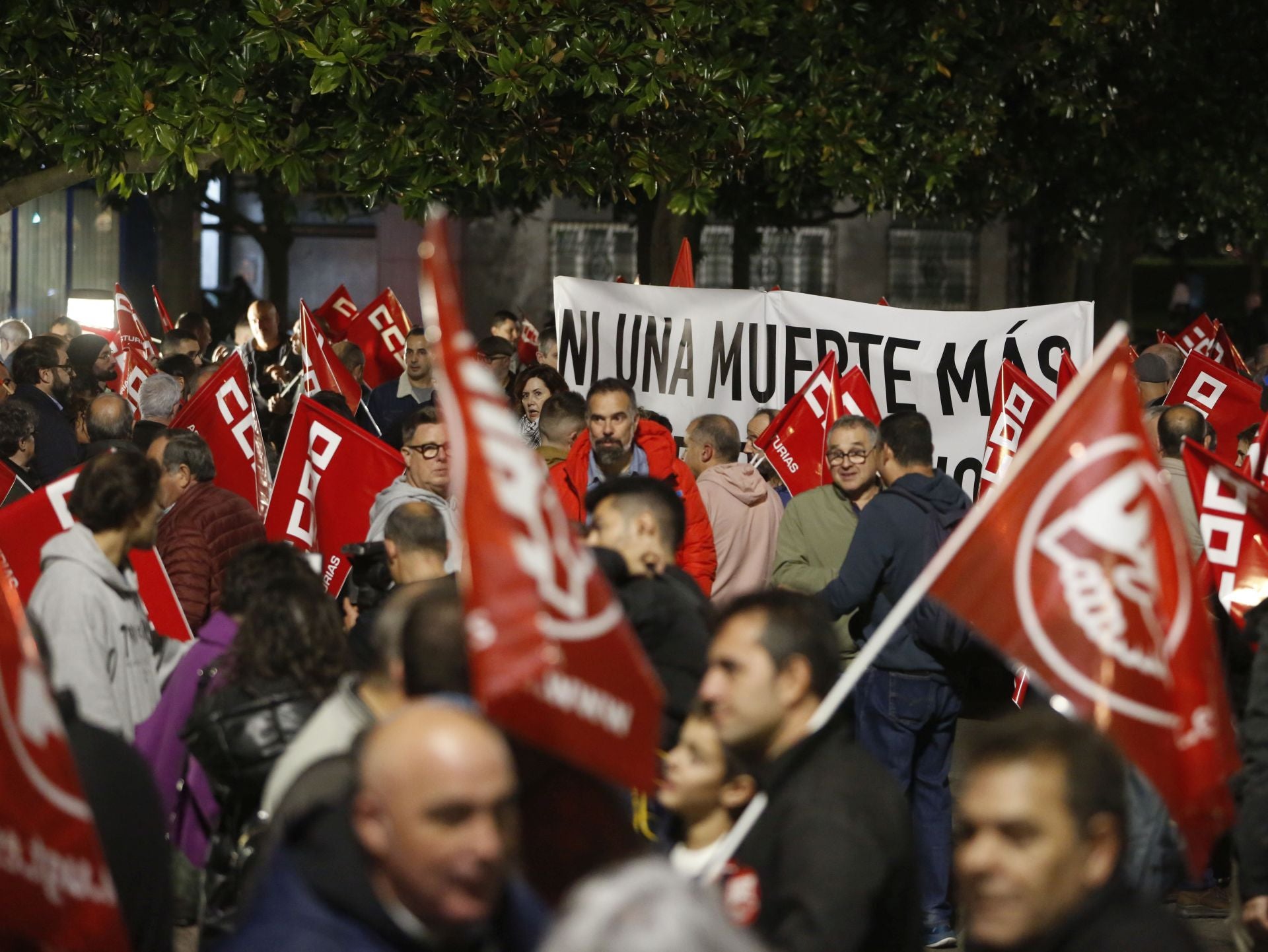 Las imágenes que deja la manifestación contra la siniestralidad laboral en Asturias