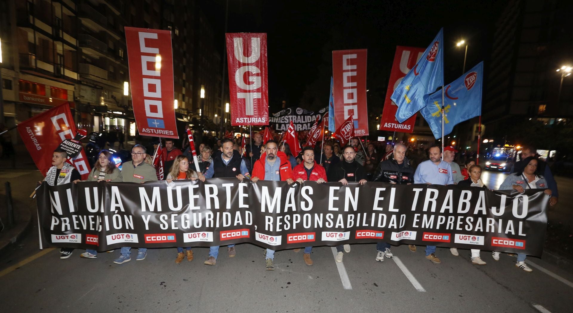 Las imágenes que deja la manifestación contra la siniestralidad laboral en Asturias