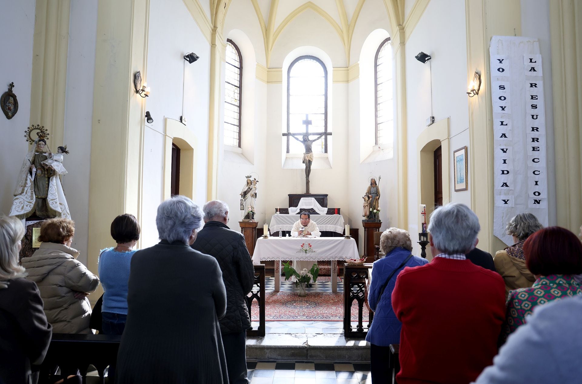 En fotos: Así ha sido la jornada de recuerdo en los cementerios asturianos