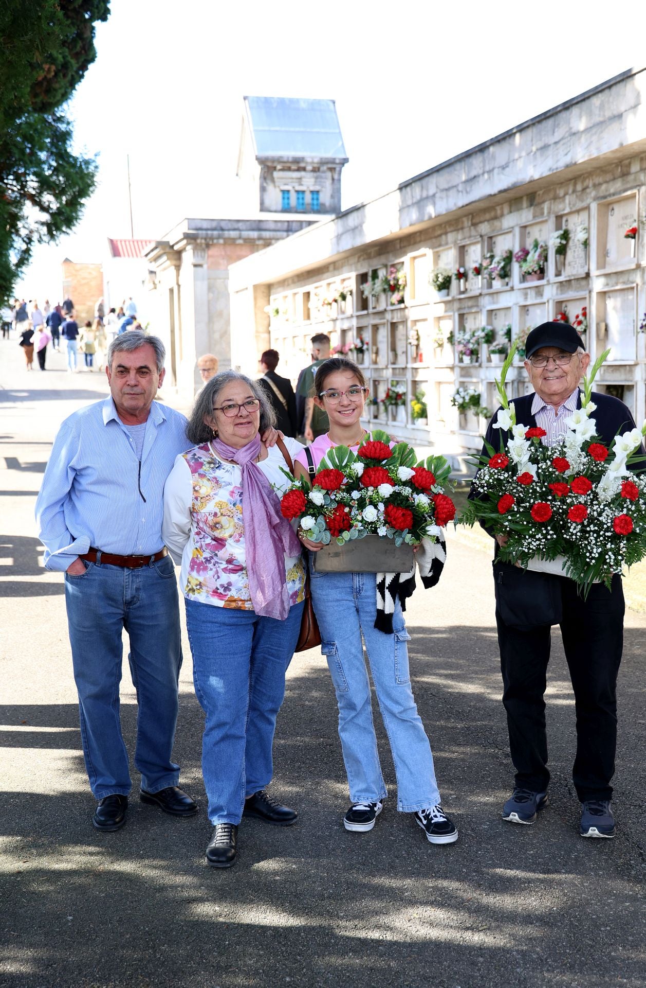 En fotos: Así ha sido la jornada de recuerdo en los cementerios asturianos