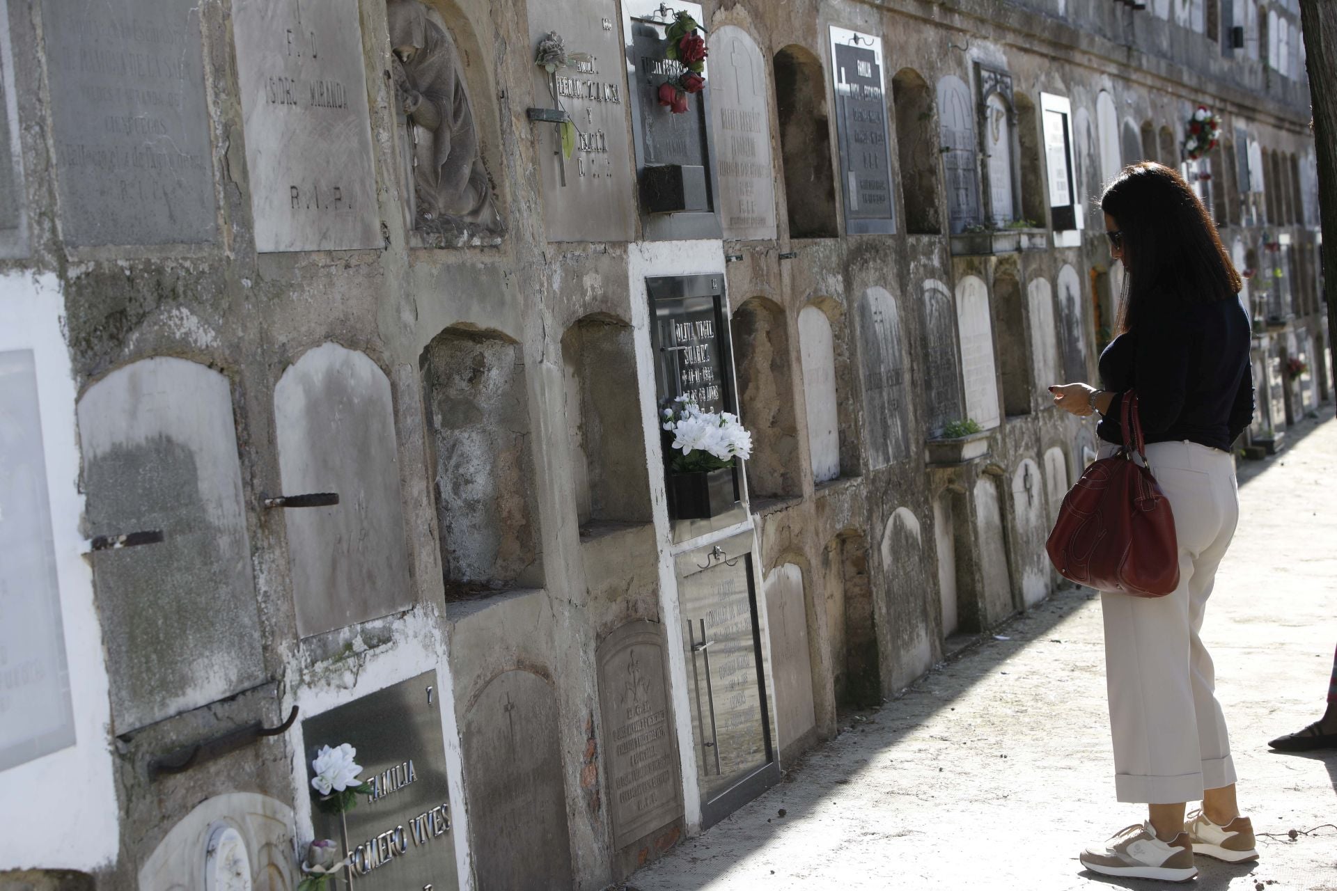 En fotos: Así ha sido la jornada de recuerdo en los cementerios asturianos