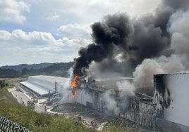 Incendio en la planta de Cogersa el pasado mes de abril.