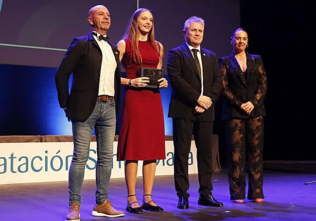 Valeria Povorozyuk, mejor nadadora de la temporada.