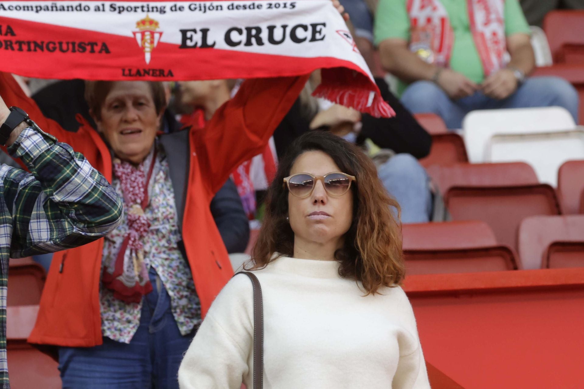 Fotos: ¿Estuviste en el Sporting - Cádiz en El Molinón? ¡Búscate!