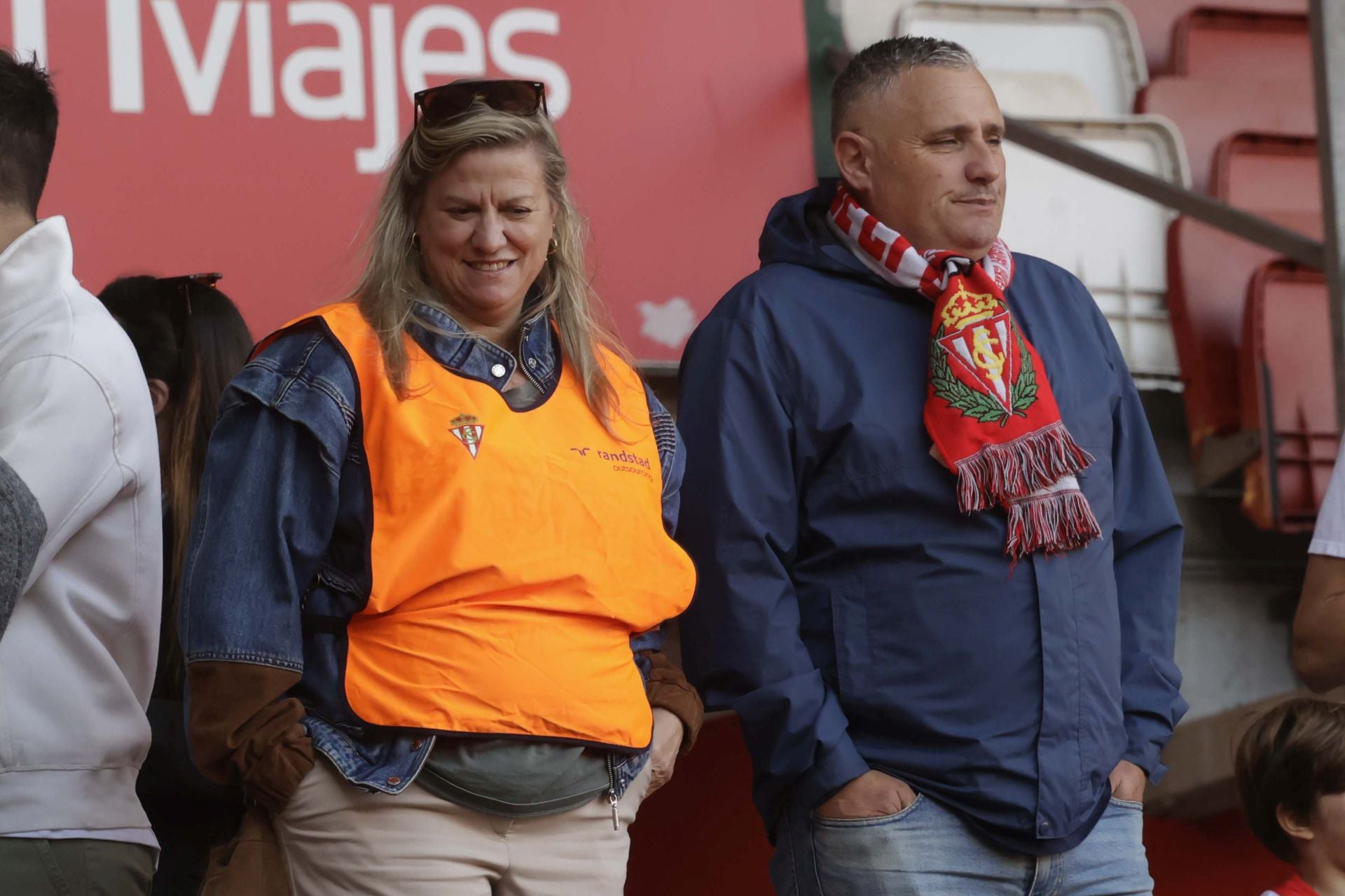 Fotos: ¿Estuviste en el Sporting - Cádiz en El Molinón? ¡Búscate!