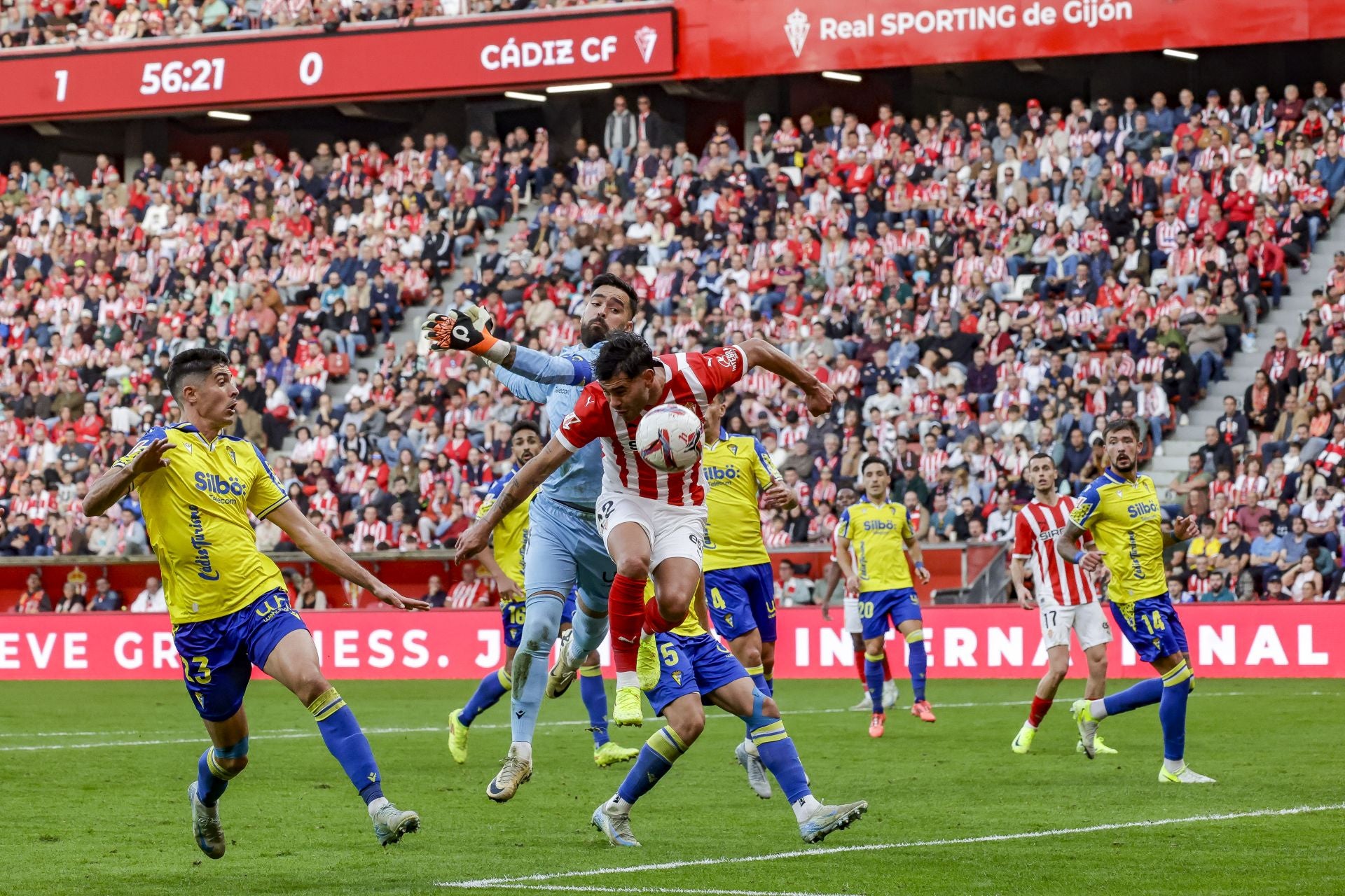 Fotos: Las mejores jugadas del Sporting de Gijón-Cádiz en El Molinón