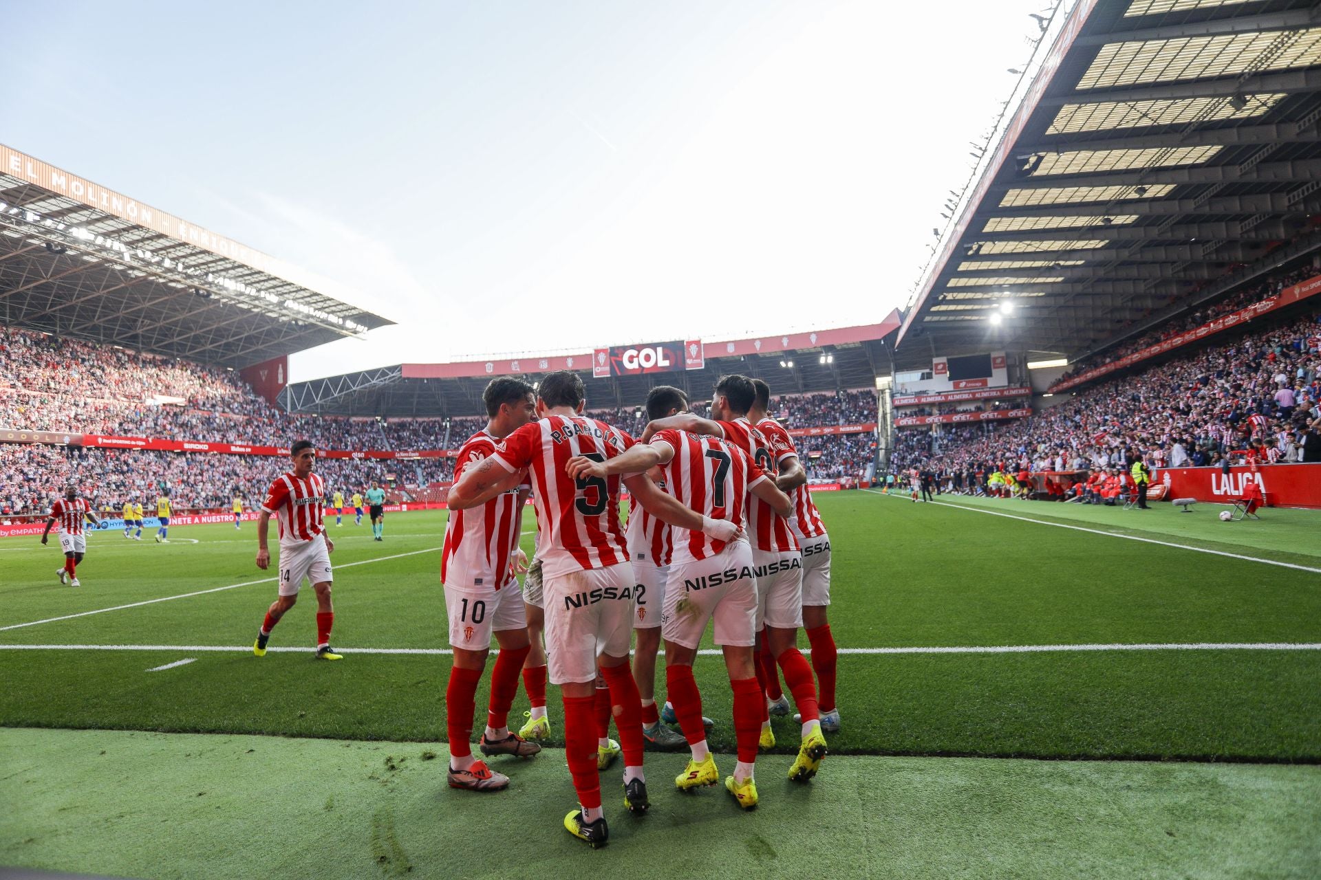 Fotos: Las mejores jugadas del Sporting de Gijón-Cádiz en El Molinón