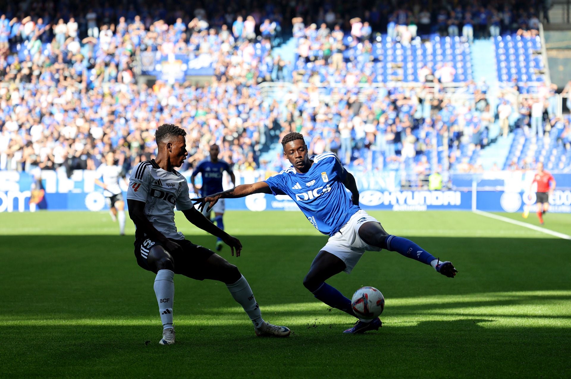 Fotos: Las jugadas del Real Oviedo-Burgos