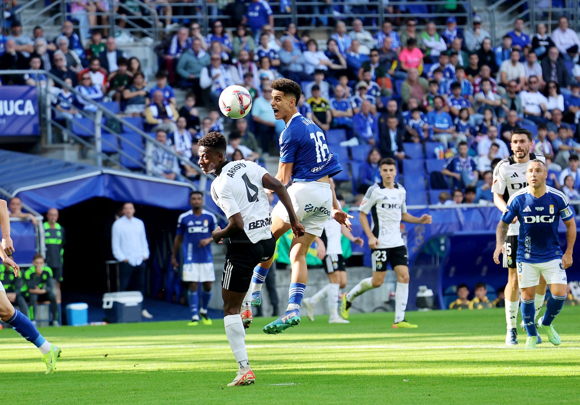 Fotos: Las jugadas del Real Oviedo-Burgos