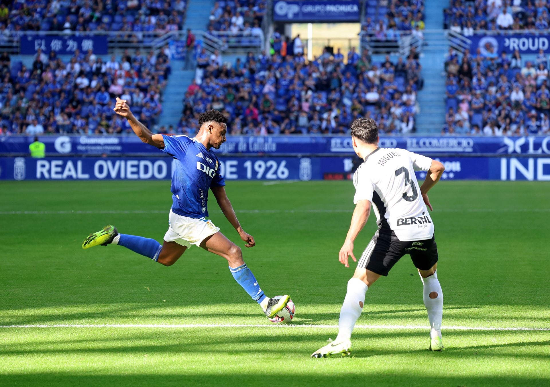 Fotos: Las jugadas del Real Oviedo-Burgos