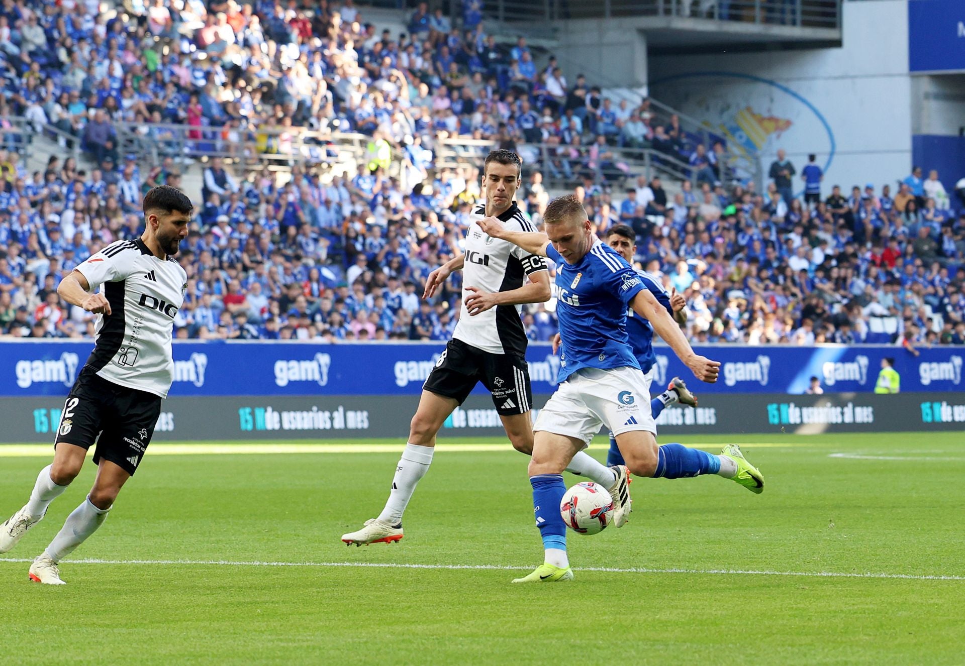 Fotos: Las jugadas del Real Oviedo-Burgos