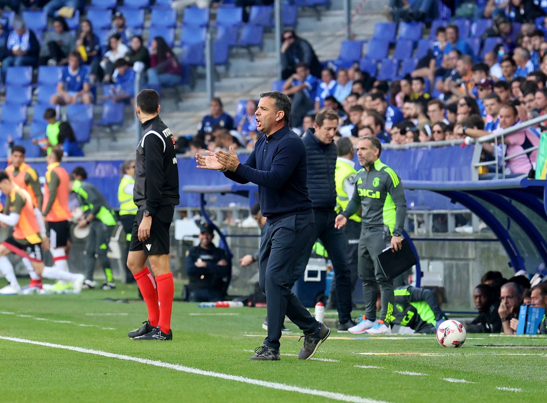 Fotos: Las jugadas del Real Oviedo-Burgos