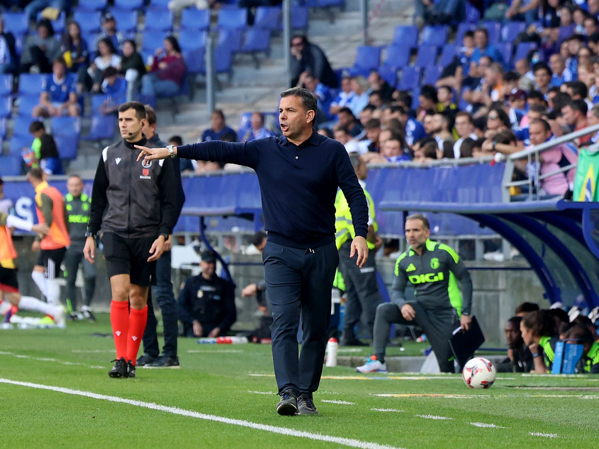 Fotos: Las jugadas del Real Oviedo-Burgos