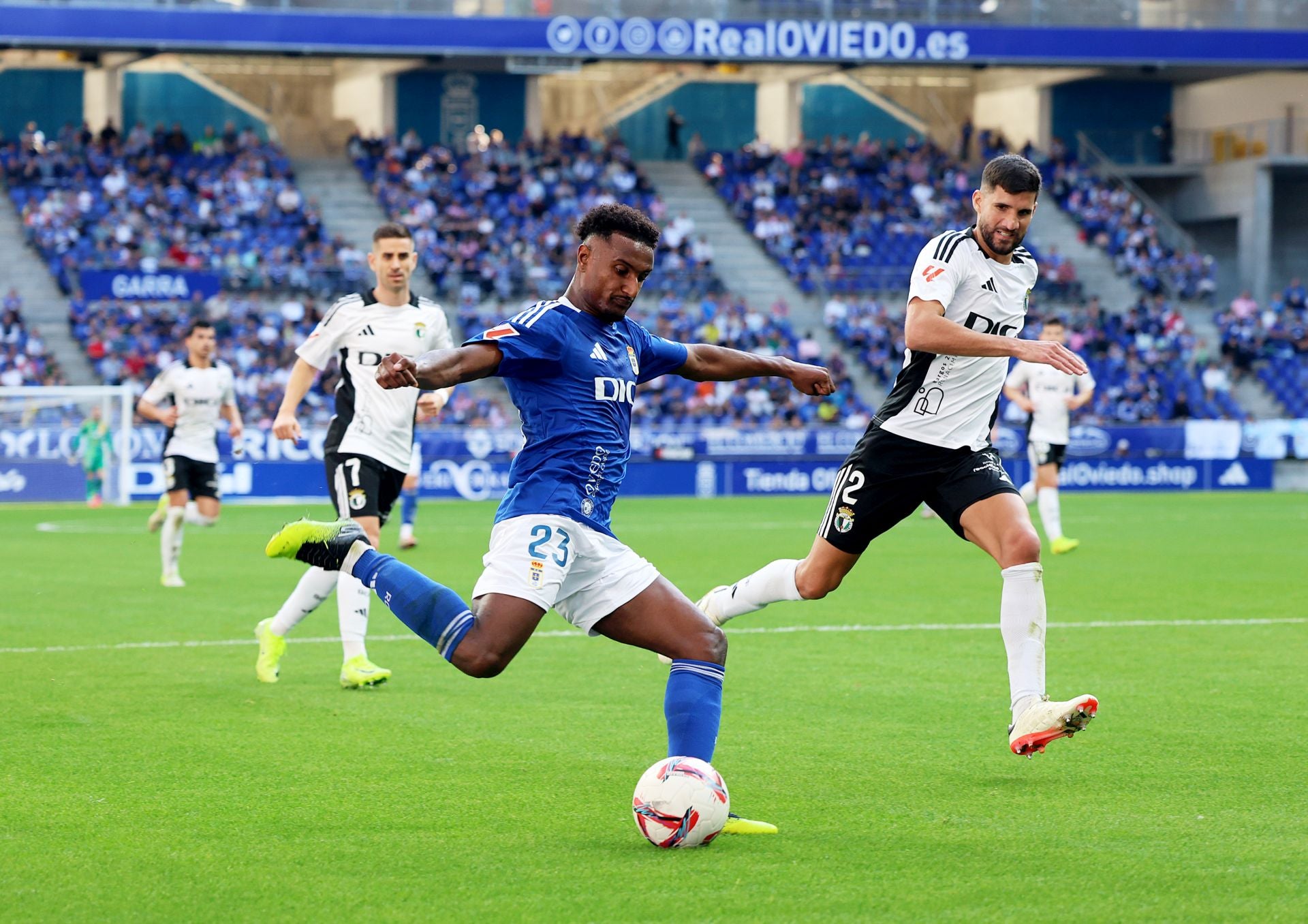 Fotos: Las jugadas del Real Oviedo-Burgos