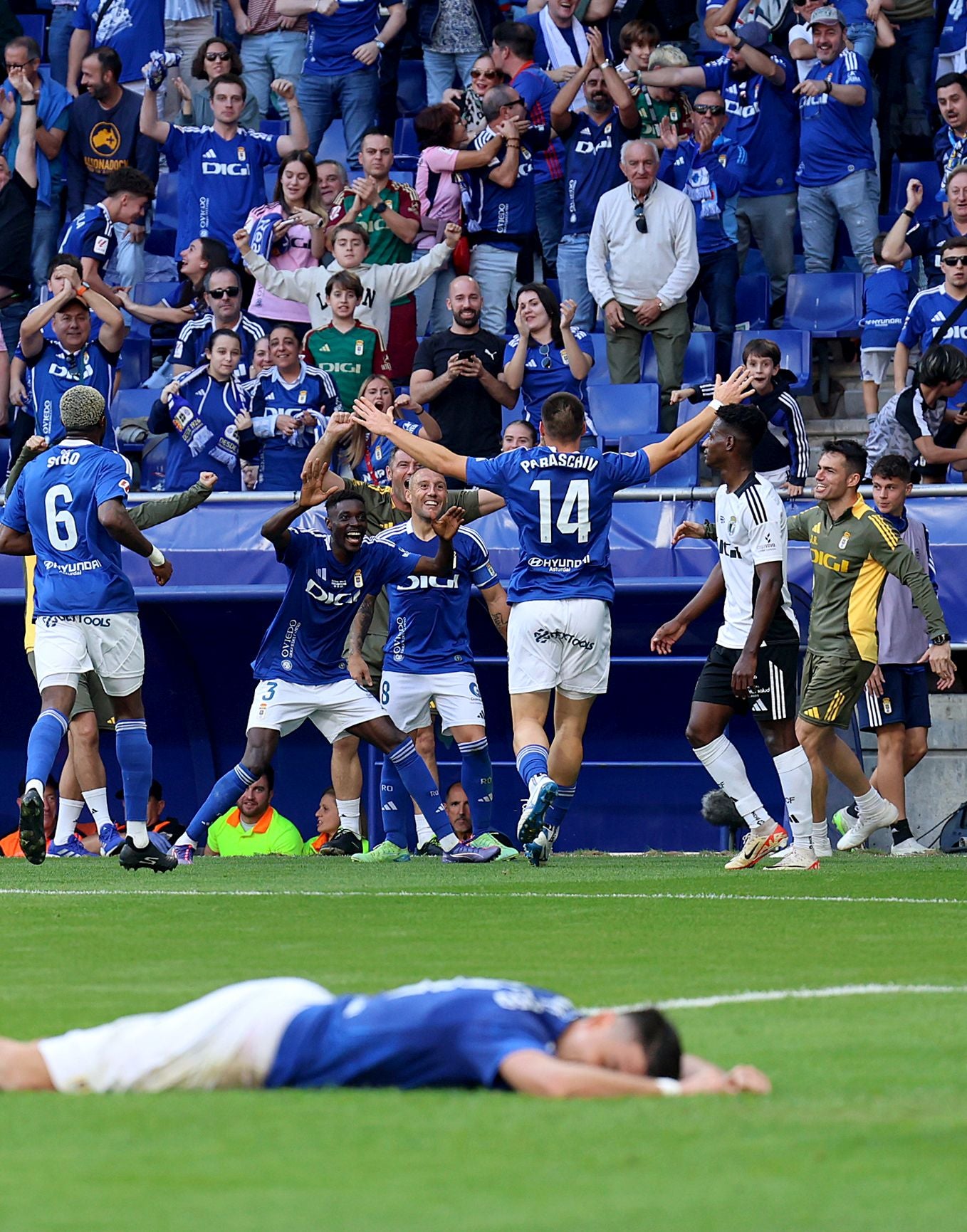 Fotos: Las jugadas del Real Oviedo-Burgos