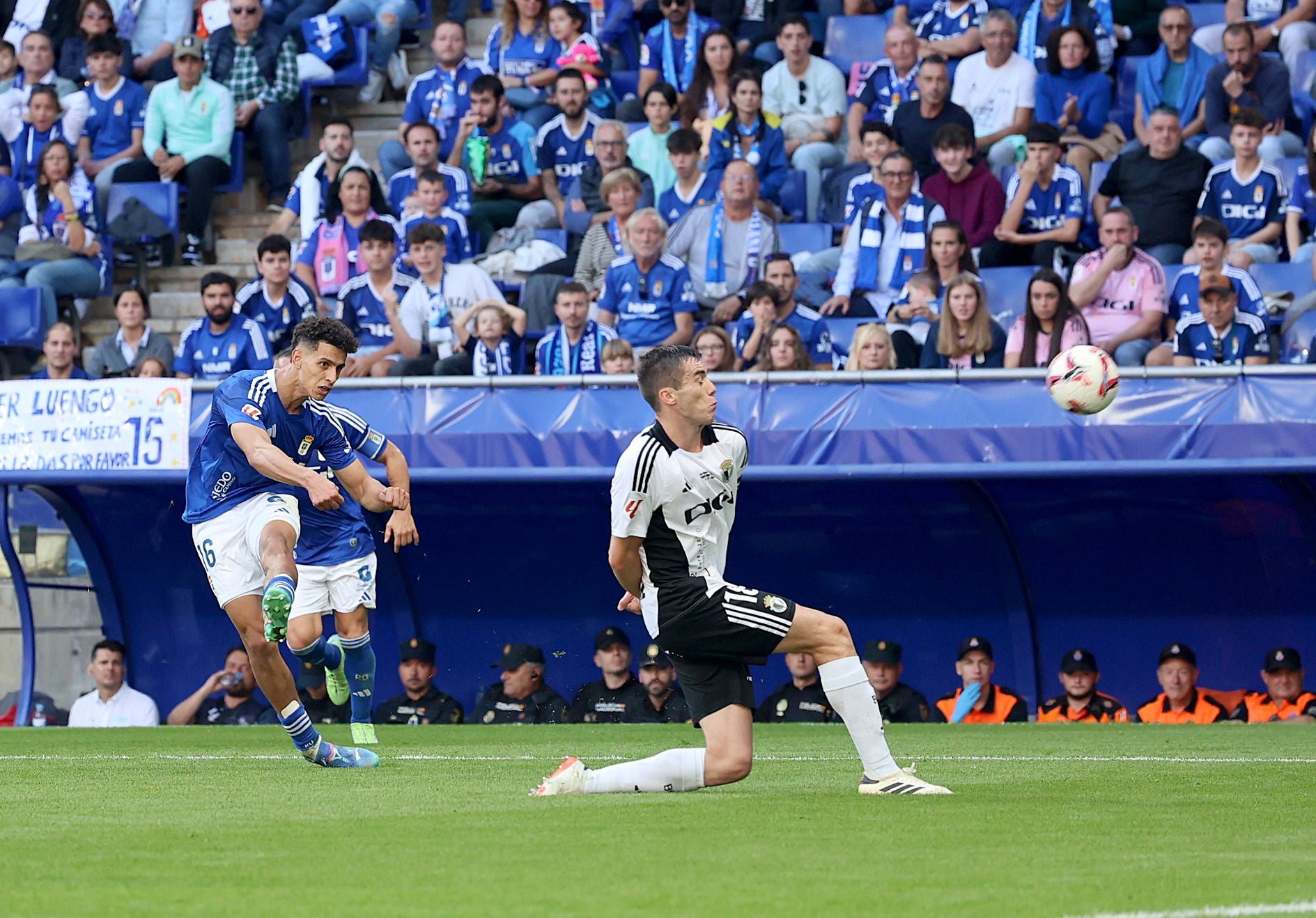 Fotos: Las jugadas del Real Oviedo-Burgos