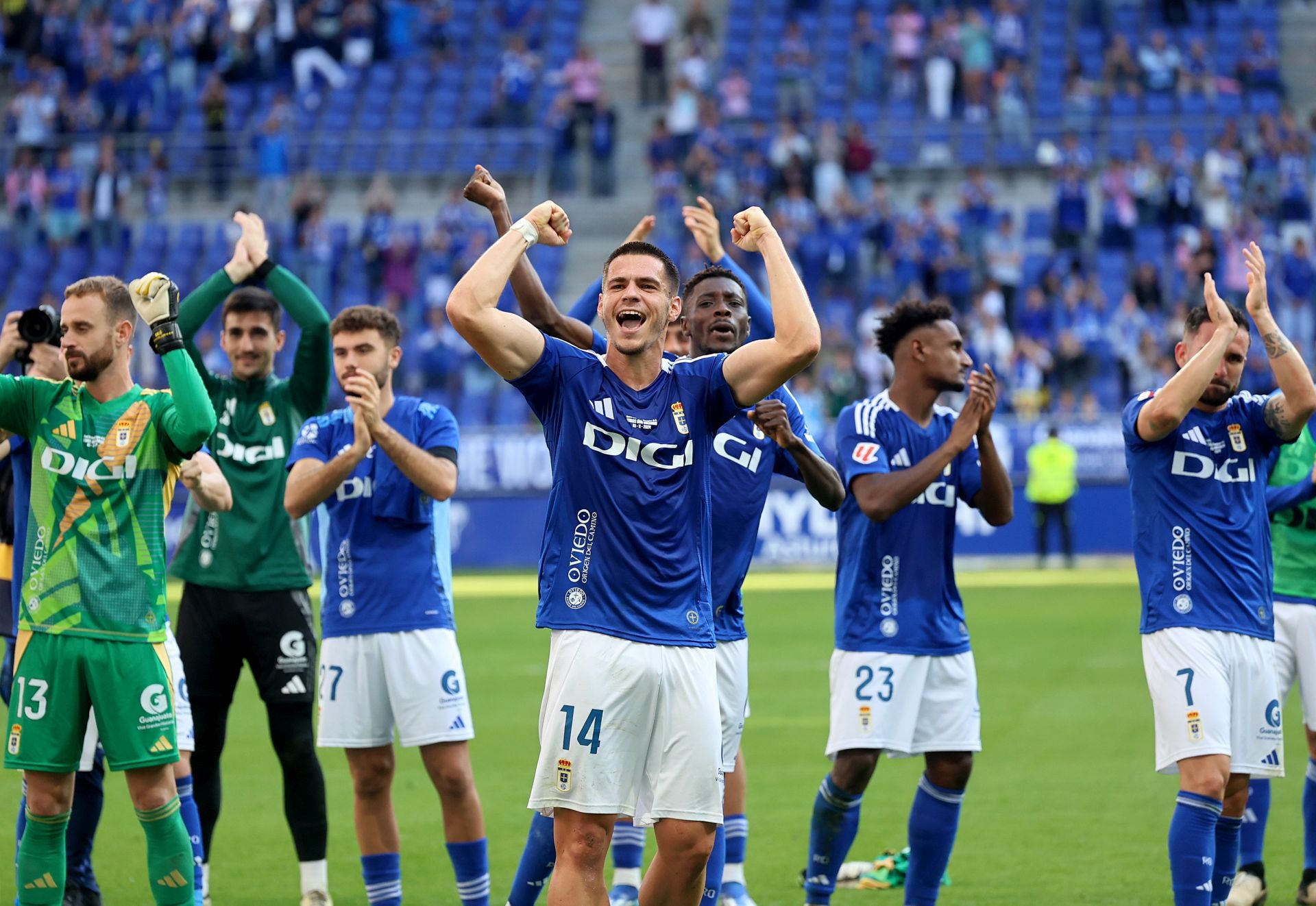 Fotos: Las jugadas del Real Oviedo-Burgos