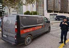 Nueve equipos forenses, listos para el levantamiento de cadáveres por la DANA de Valencia.