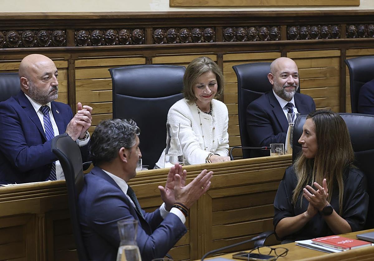 Ángeles Fernández-Ahúja se despide entre aplausos tras el Pleno de Gijón: «Ha sido un privilegio ser concejala de mi ciudad»