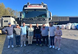 El tráiler lleno de material para ayudar a los valencianos.