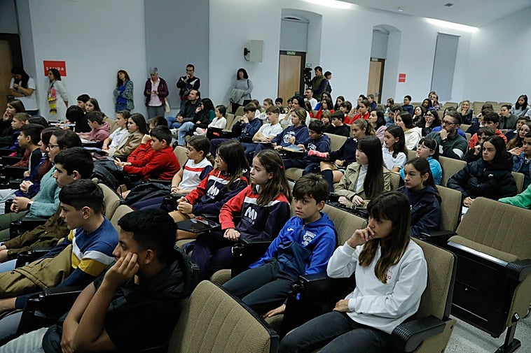 Los alumnos participantes en la jornada del Consejo Municipal de Infantil y Adolescencia