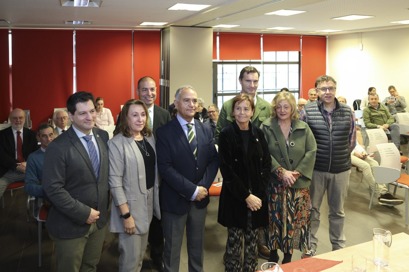 Esteban Gómez (Colegio de Enfermería), Esperanza Alonso (El León de Judá), Gonzalo Díez Campa (Colegio de Veterinarios), Benigno Maújo (El León de Judá), Carmen Moriyón; Jorge González-Palacios, Martina Medio (Federación Taurina) y José Carlos Fernández (Colegio de Médicos).