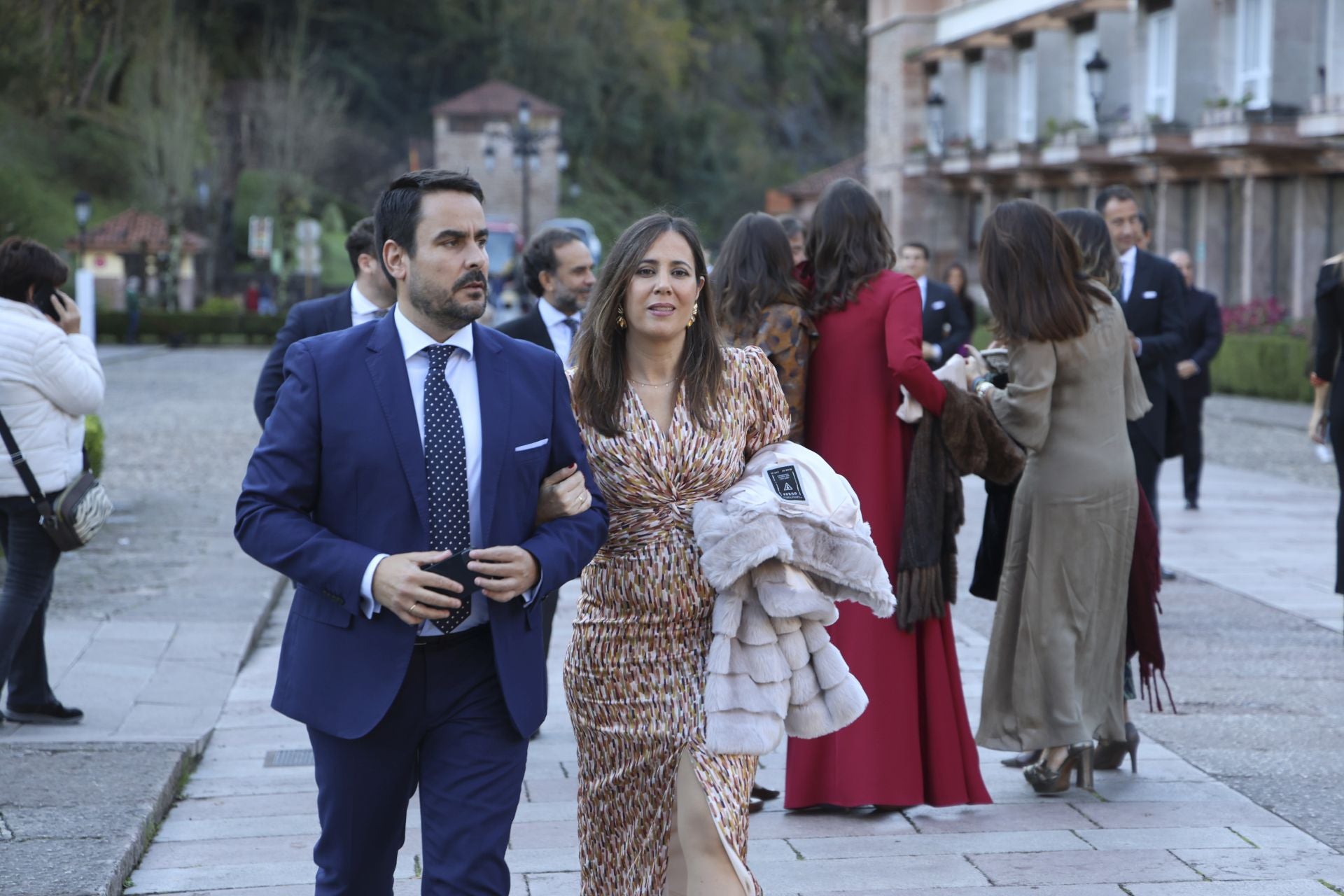 Boda de ensueño en Covadonga: Luz Cano y Alejandro Merino se casan en el Santuario