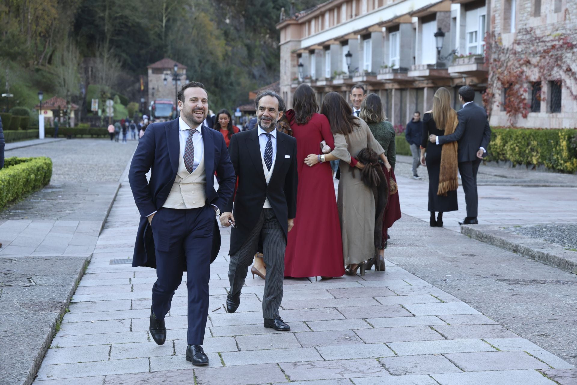 Boda de ensueño en Covadonga: Luz Cano y Alejandro Merino se casan en el Santuario