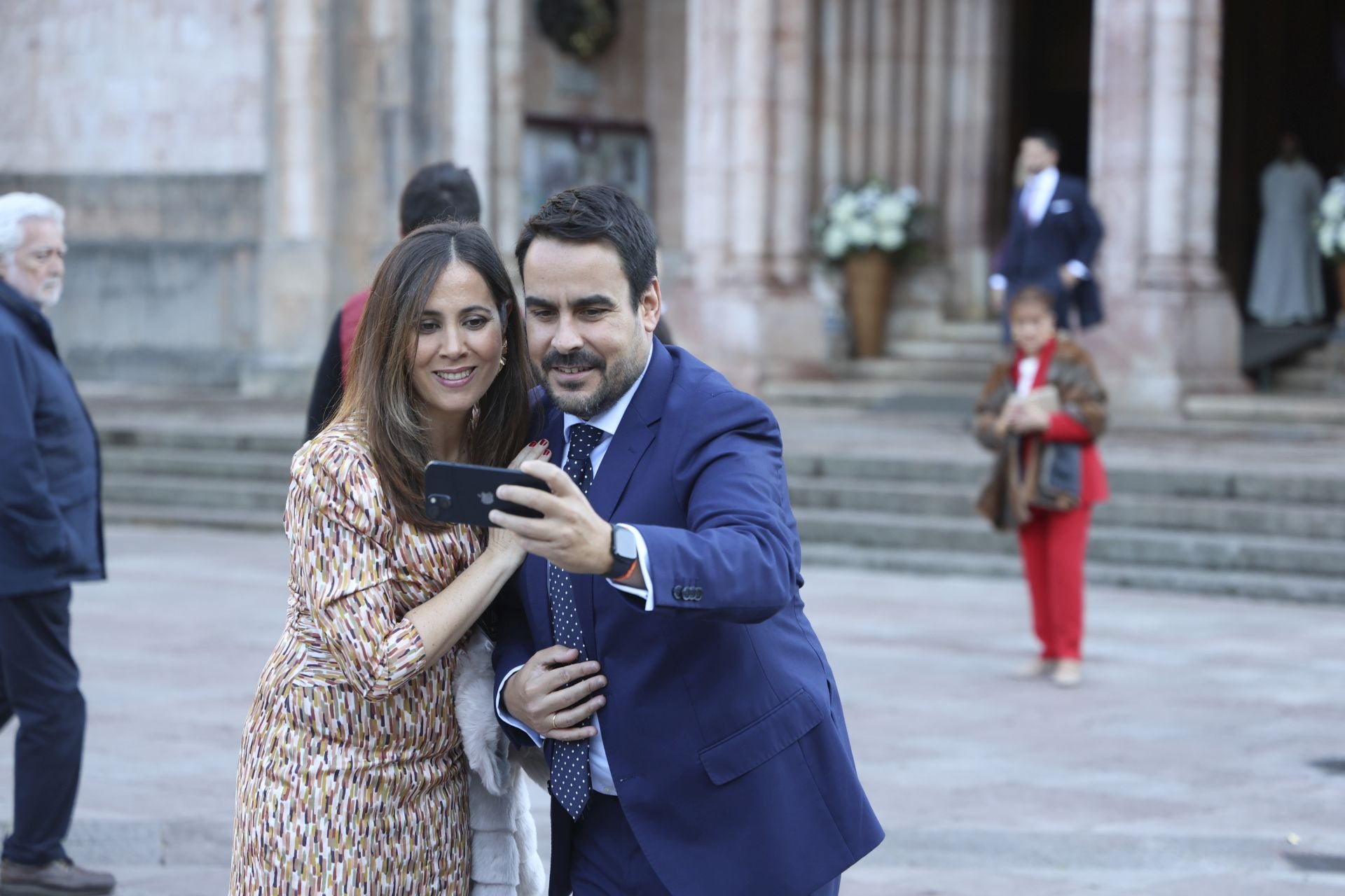 Boda de ensueño en Covadonga: Luz Cano y Alejandro Merino se casan en el Santuario