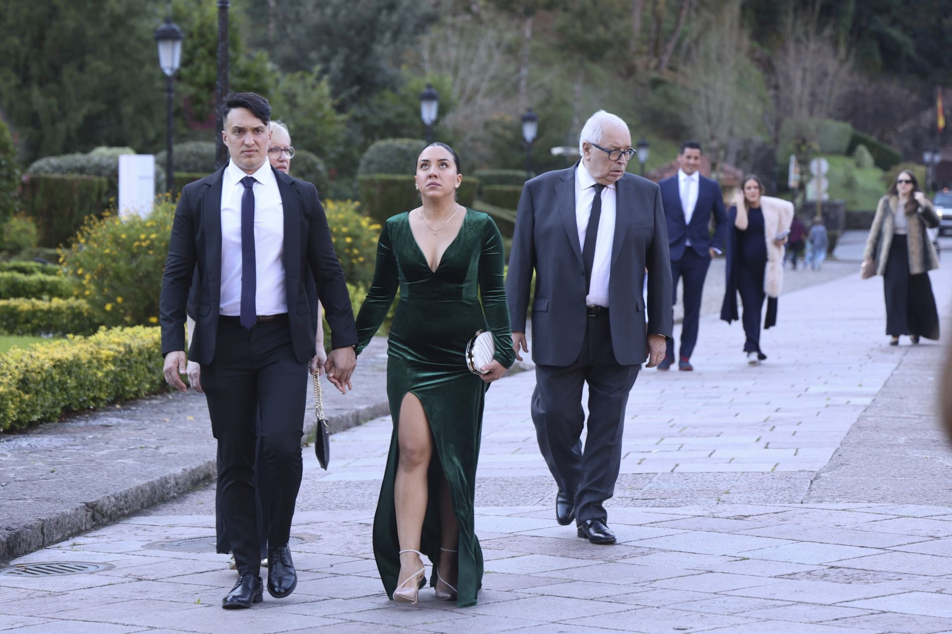 Boda de ensueño en Covadonga: Luz Cano y Alejandro Merino se casan en el Santuario