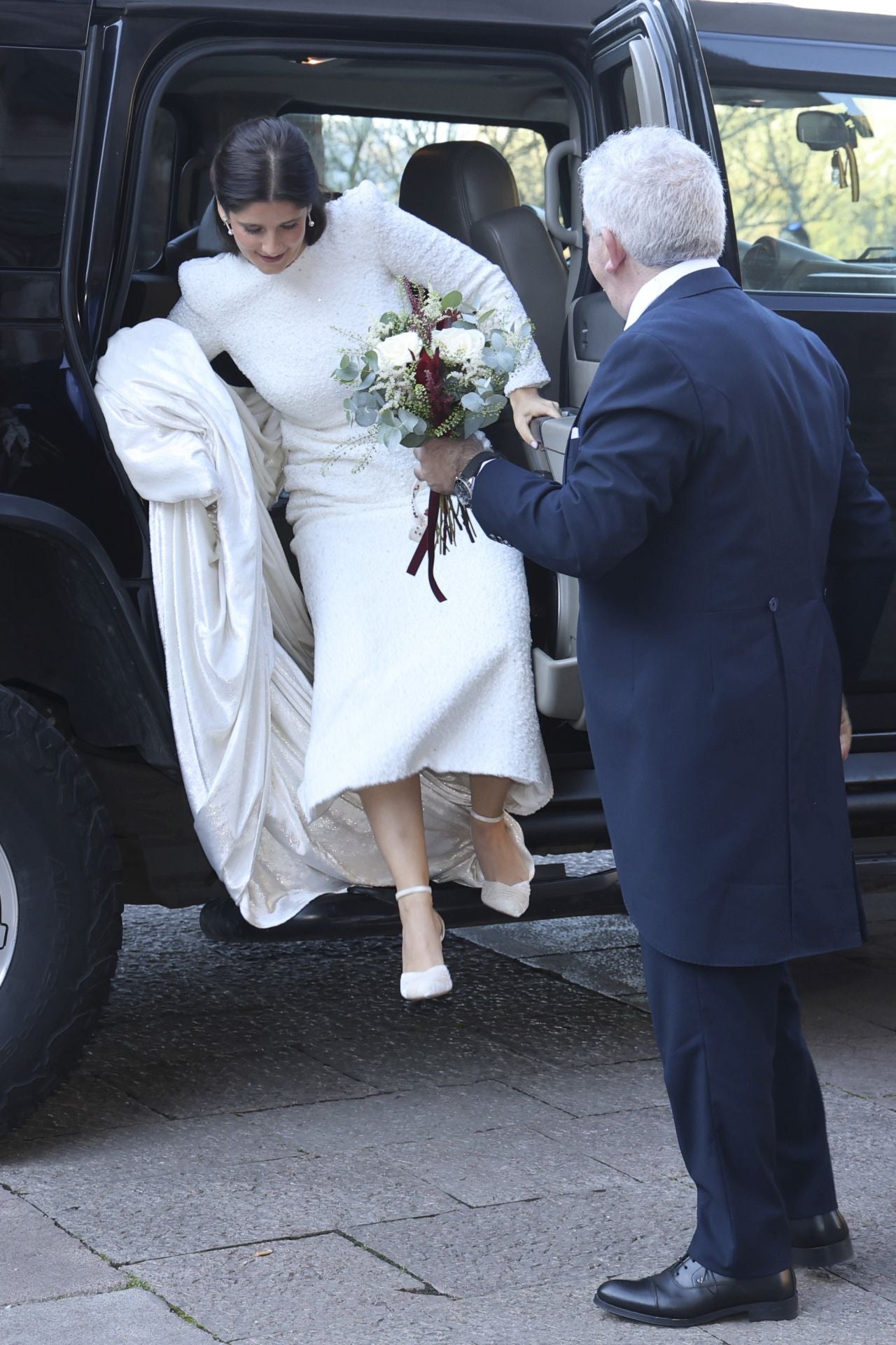 Boda de ensueño en Covadonga: Luz Cano y Alejandro Merino se casan en el Santuario