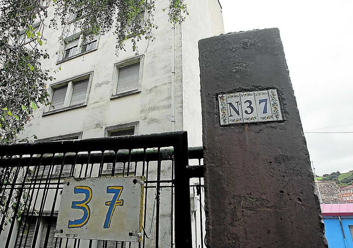 El bloque en el que residían los maestros del colegio de Versalles. marieta