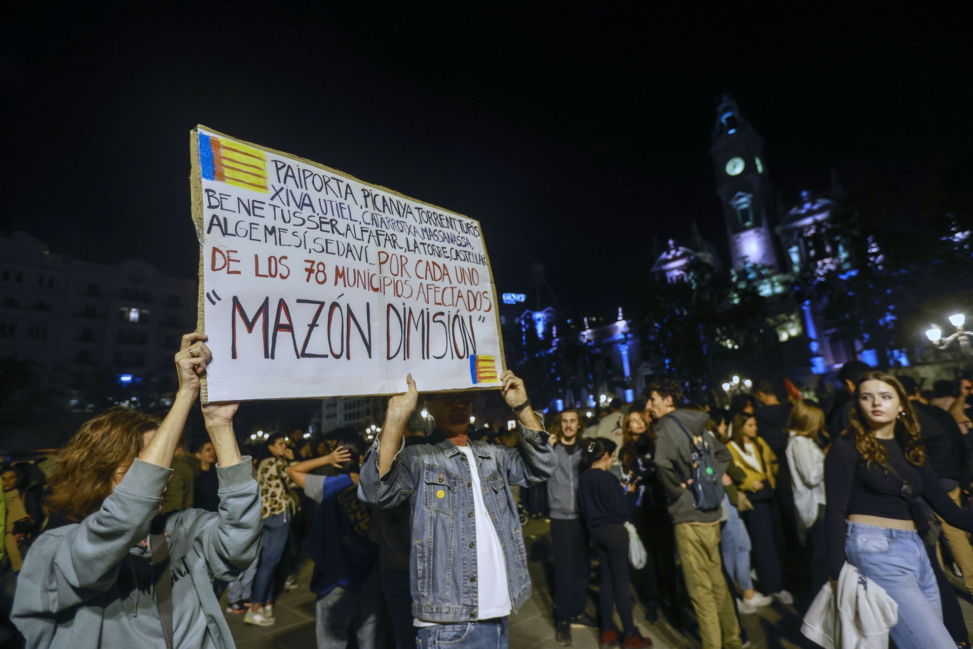 Así ha sido la multitudinaria manifestación en Valencia contra Carlos Mazón