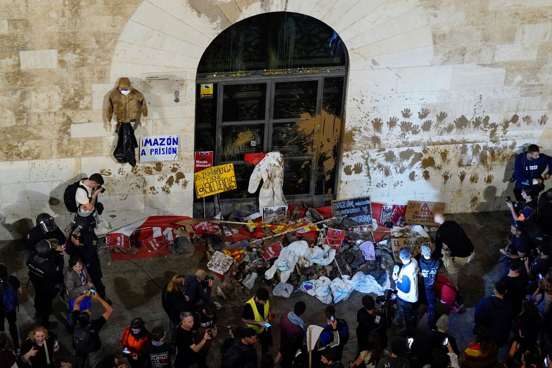 Así ha sido la multitudinaria manifestación en Valencia contra Carlos Mazón