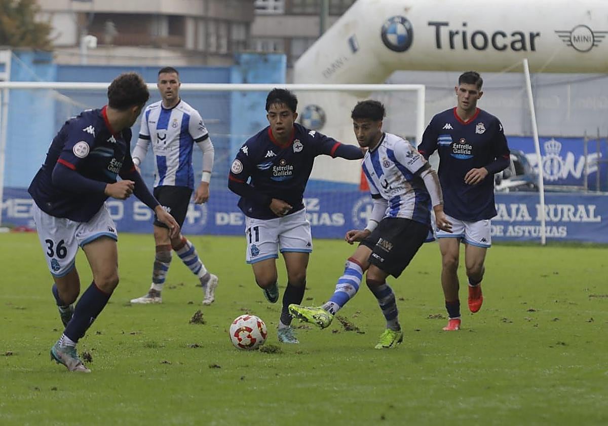 Nico Fernández, titular ante el Fabril, en una acción en la primera parte.