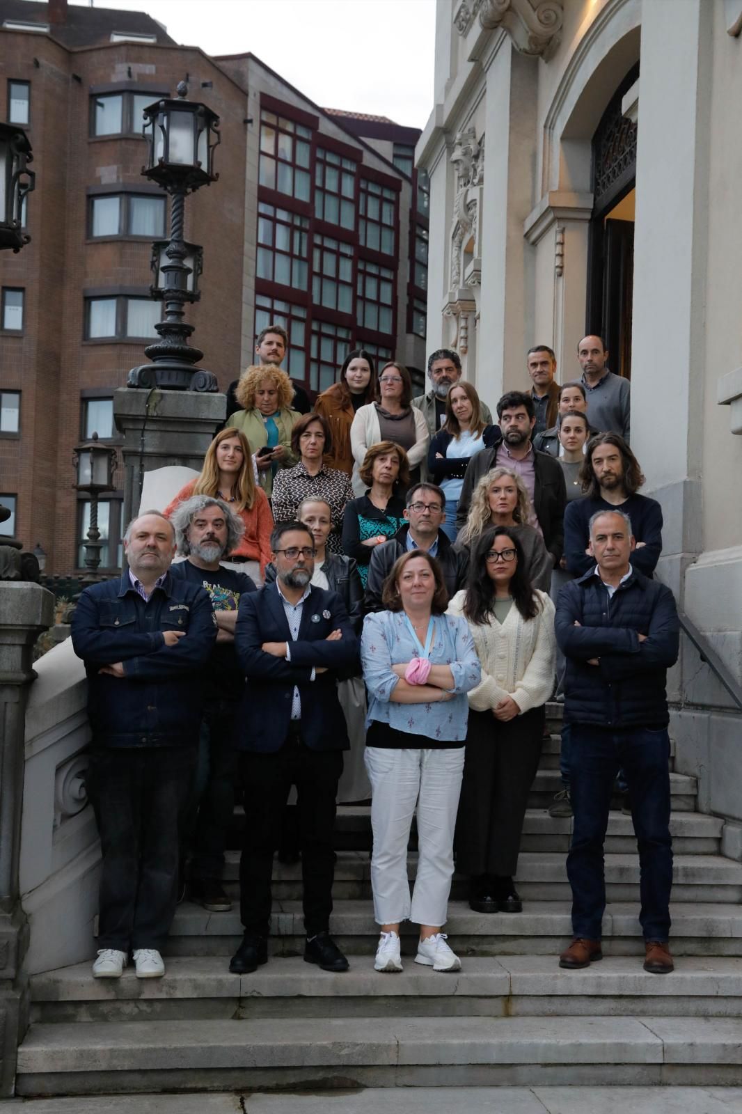 Asturias guardó un minuto de silencio. Iniciativa de los sindicatos a la que se sumó este periódico.